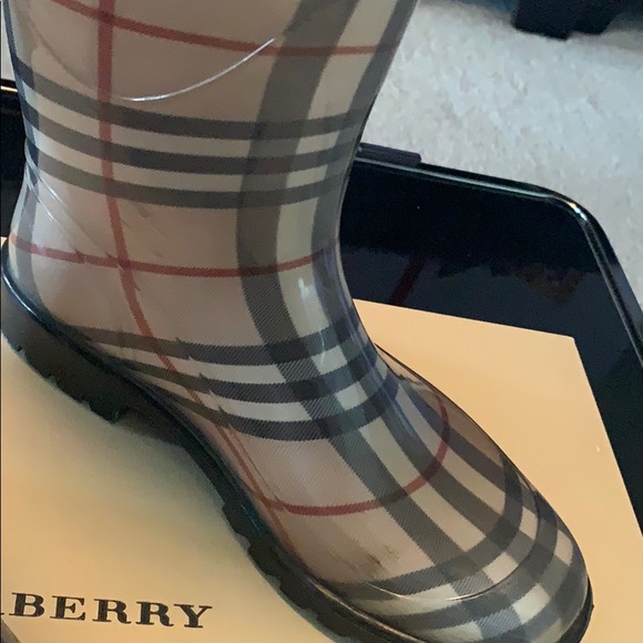 Vintage Burberry Rain Boots! - Picture 5 of 8